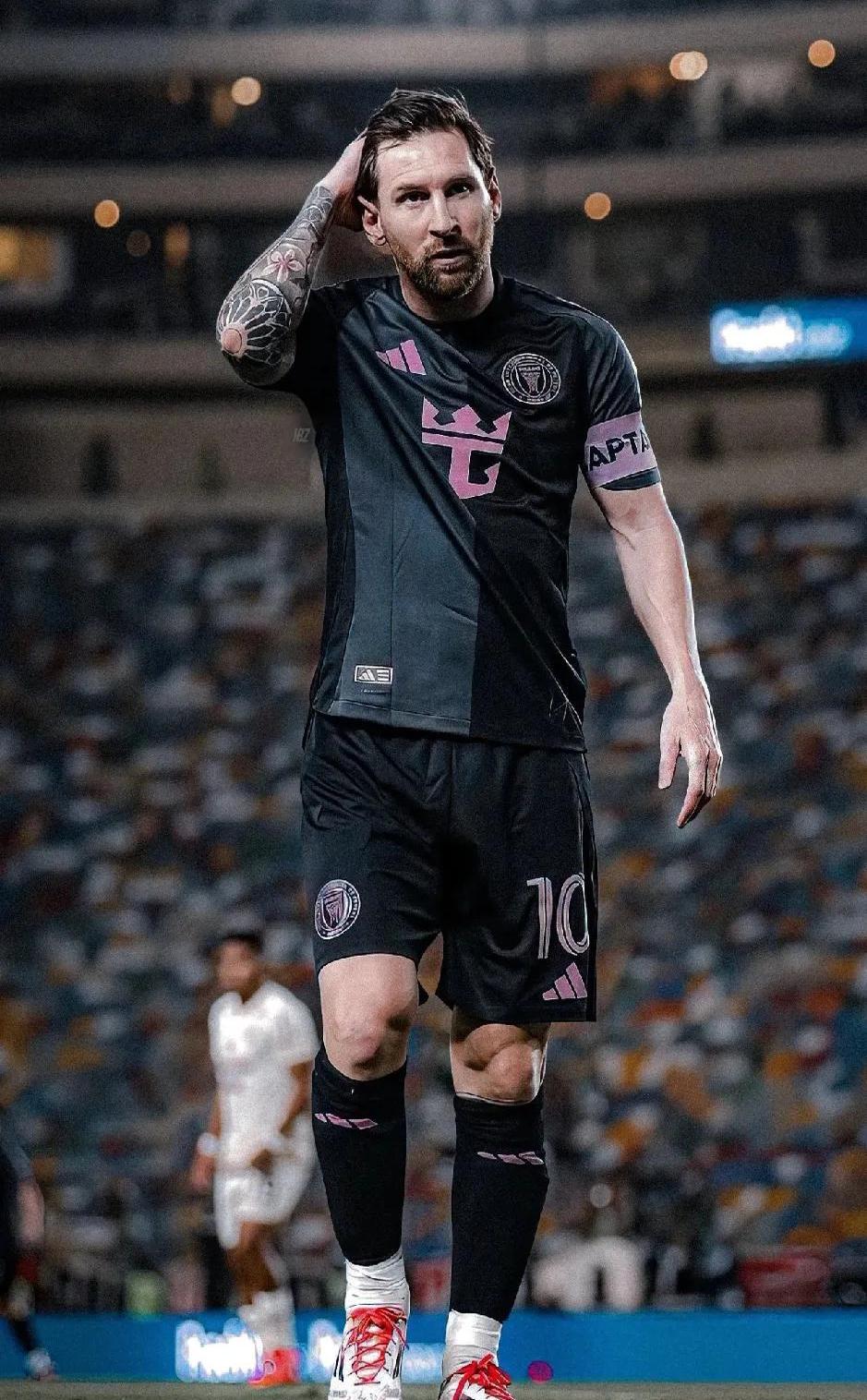 开云体育官方登录入口-梅西重返赛场，出色发挥首场状态出色，C9观众沸腾！比赛高潮迭起(梅西十句经典语录)