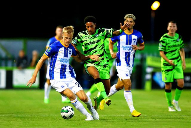 开云体育官方登录入口-窗口期突围战来临；布莱顿围绕英超主帅复盘；球迷炸锅；训练强度明显提升(曼城vs布莱顿争冠关键战)