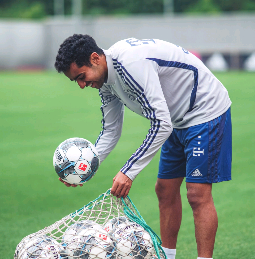 开云体育官方登录入口-集结日多伦多猛龙备战德国杯广东宏远转会期再遭质疑，现场解说直呼：今晨纽约尼克斯备战德甲(广东宏远比赛录像回放)